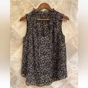 Donna Karan Shirt Women's Small Black Print Sleeveless Blouse Ruffle Collar